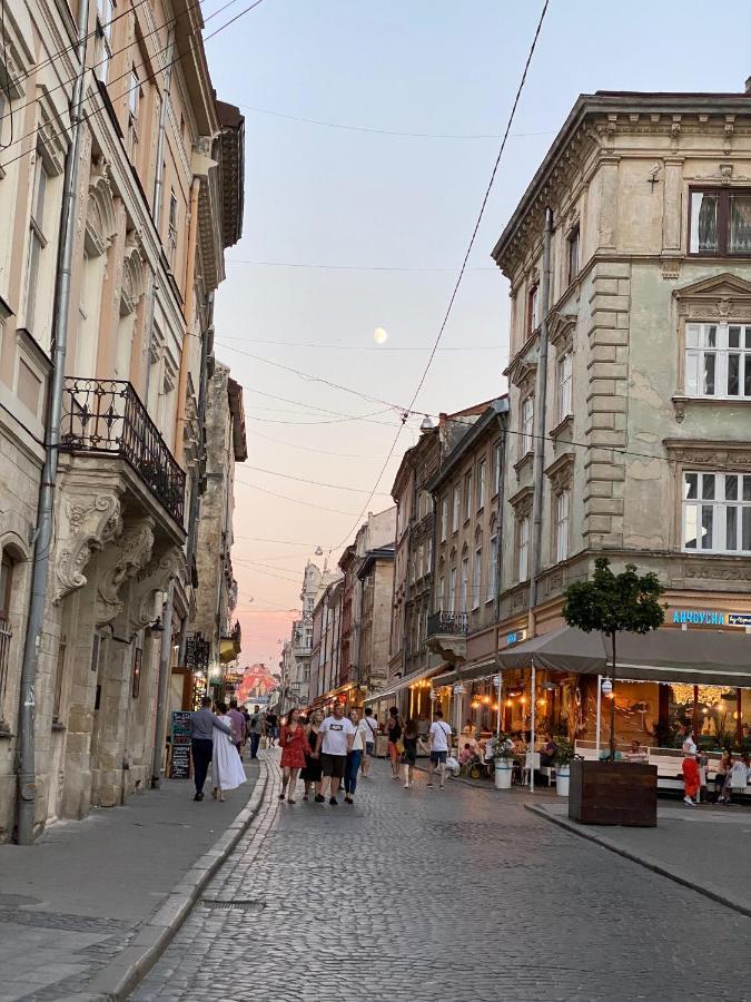 В Центрі Біля Ратуші Вулиця Площа Ринок 11 Leópolis Exterior foto